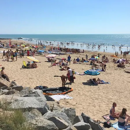 Les Madeleines アパート カロル